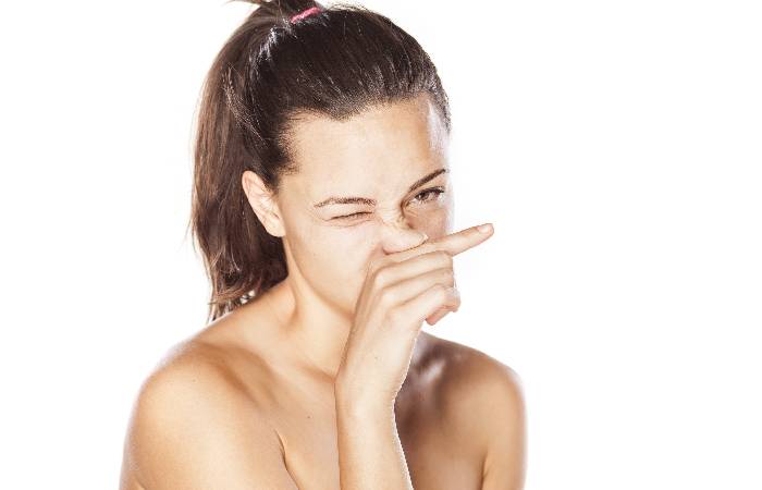allergic-rhinitis-nasal-symptoms-young-female-main